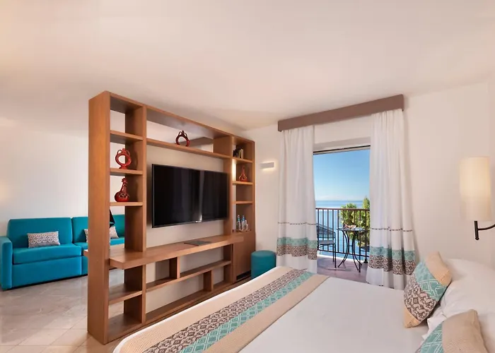 El Faro Hotel & Spa